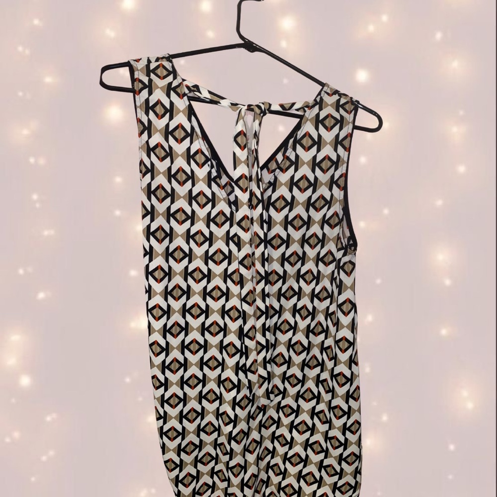 Geometric Patterned Sleeveless Top